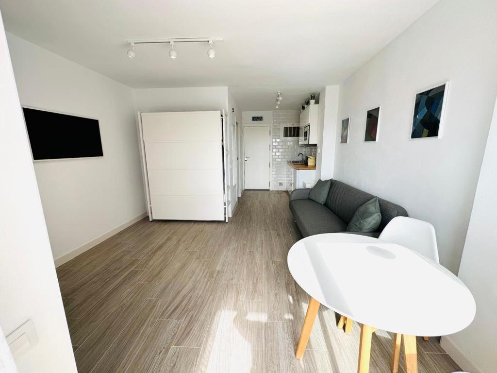 Modern White Studio Benalmádena Dış mekan fotoğraf