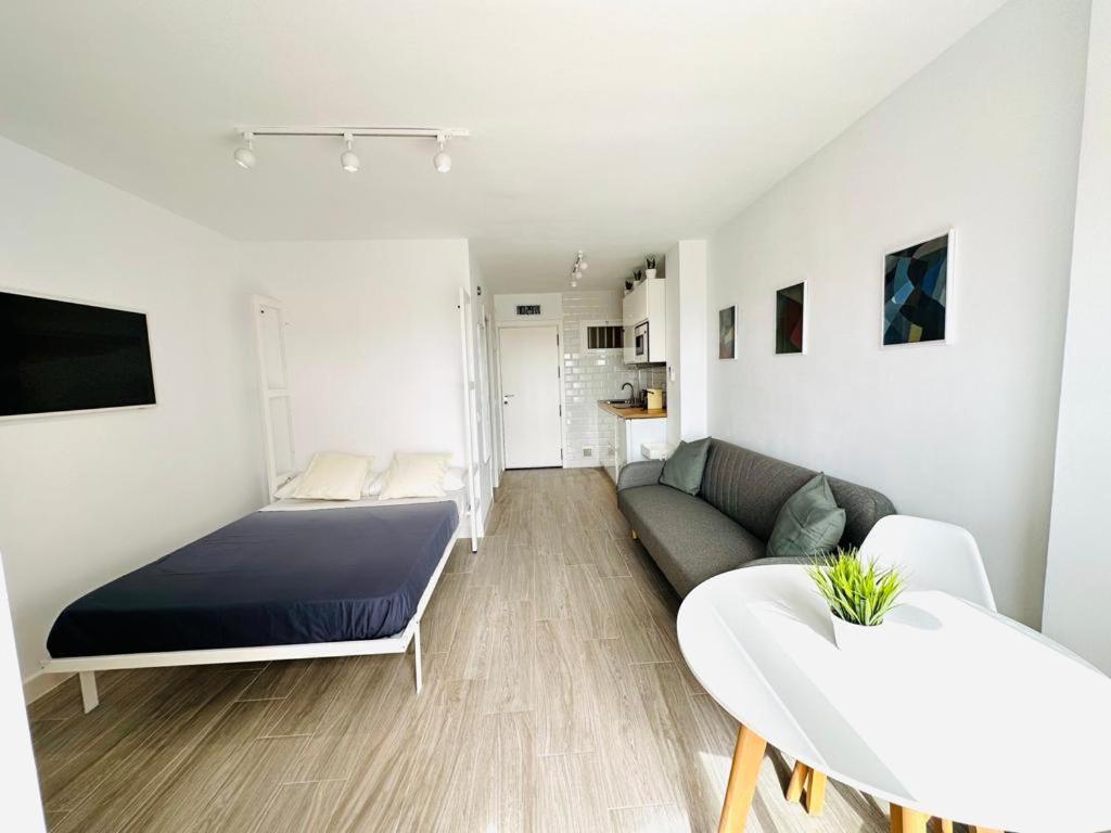 Modern White Studio Benalmádena Dış mekan fotoğraf