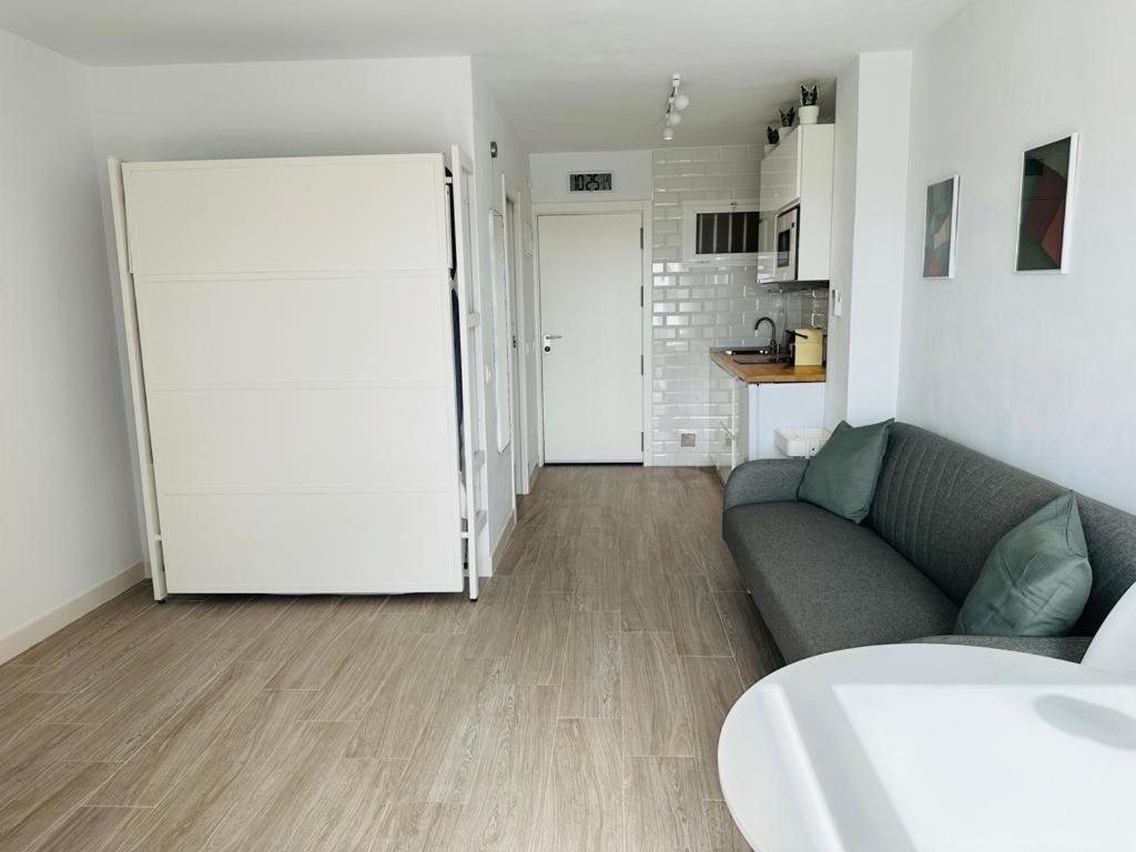 Modern White Studio Benalmádena Dış mekan fotoğraf