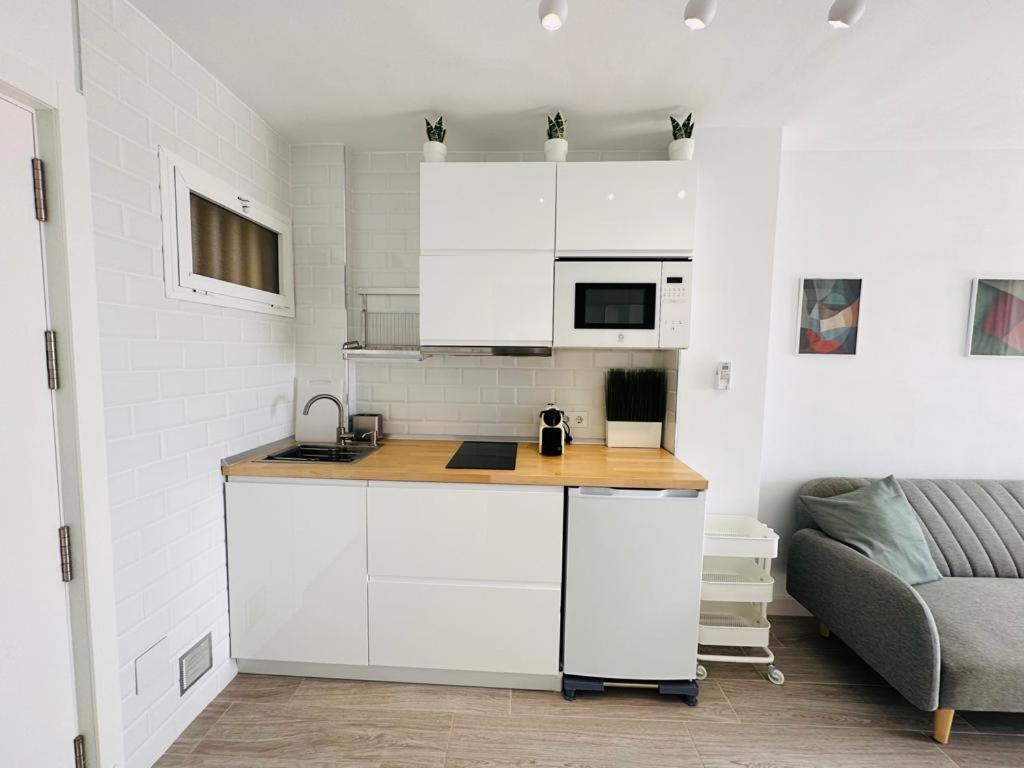 Modern White Studio Benalmádena Dış mekan fotoğraf